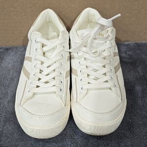 TRETORN Women's Hopper Sneaker Size 8M